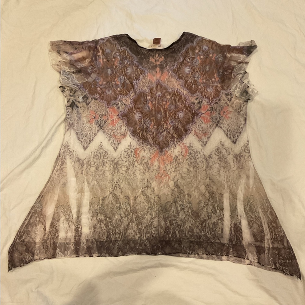 Brittany Black Brown Graphic Fitted Blouse with Peter Pan Collar - Picture 5 of 5